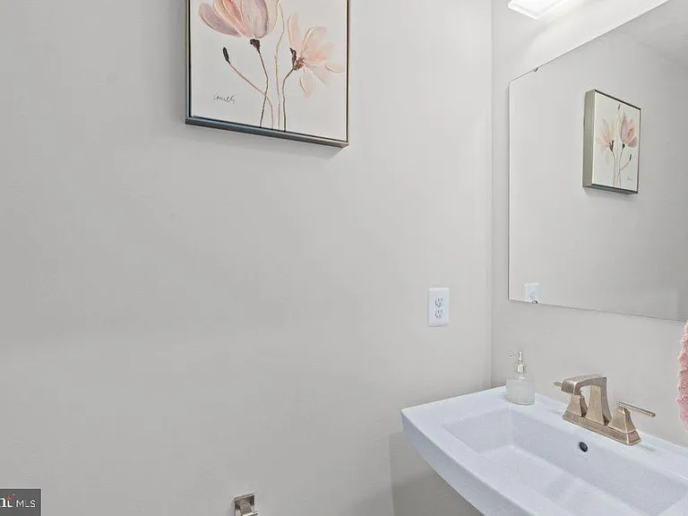 6247 Islington St — Photo 22