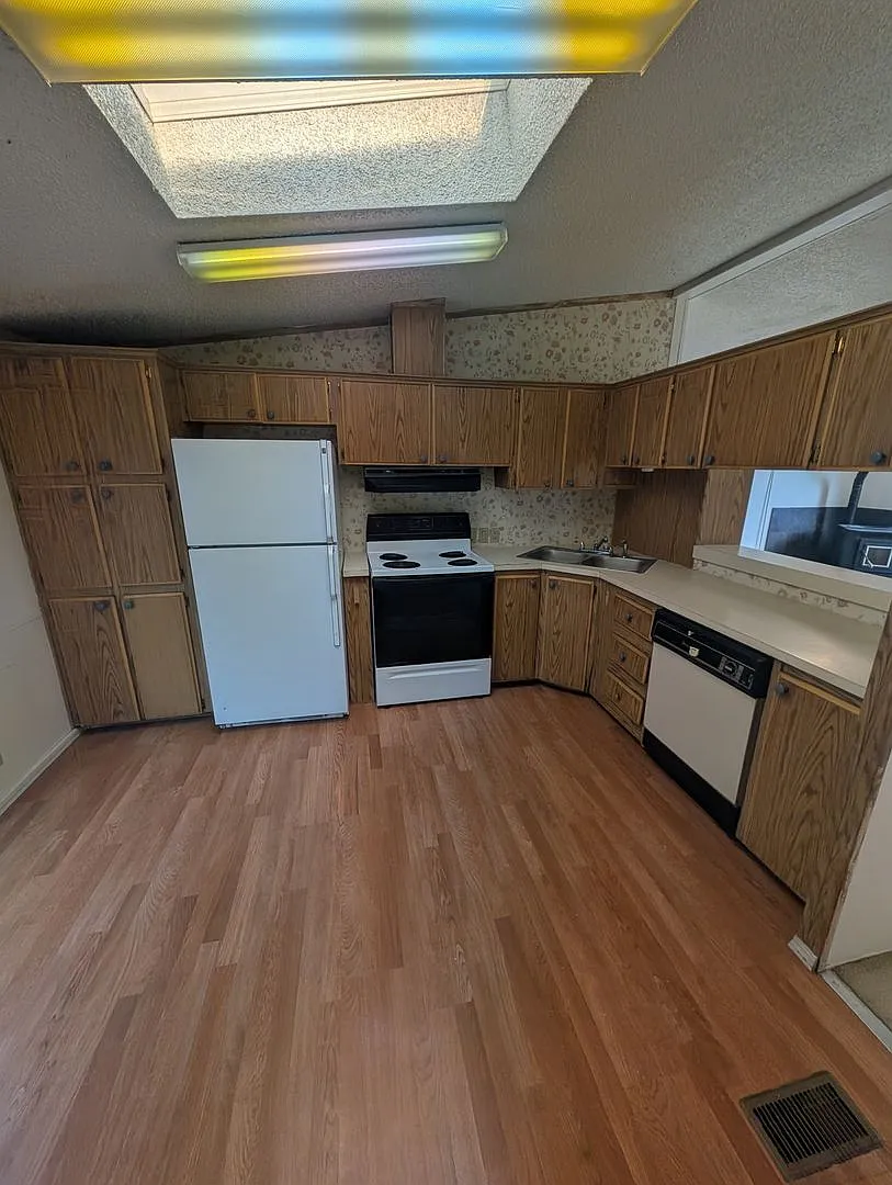 3 Bedroom 2 Bath House — Photo 3