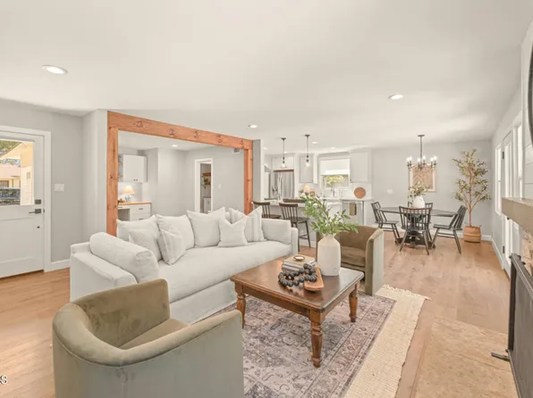 89 Hillview Ave, Ventura, CA 93003