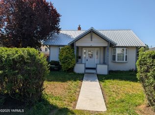 124 E Bartlett Ave, Selah, WA 98942