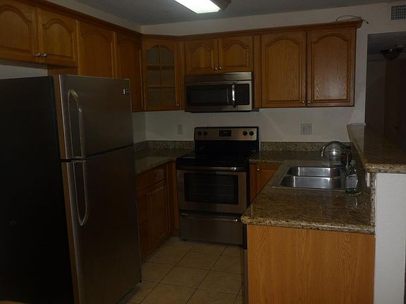 Newly remodeled kitchen! Stainless steel appliances!