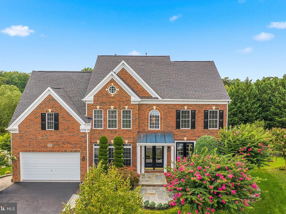 1st image of 808 Colette Ct