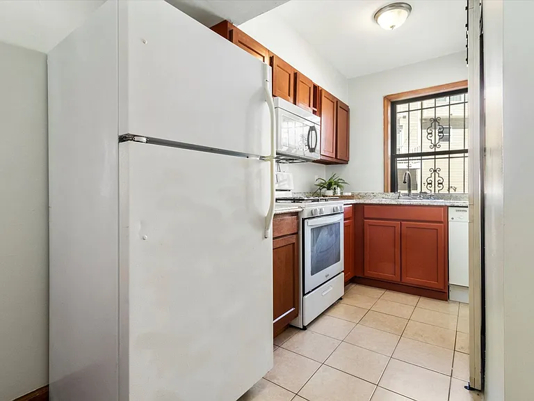 613 Hamlin St NE #2 — Photo 9