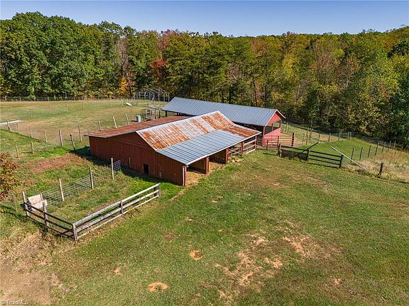 5th image of 250 Bonnie Lou Ln