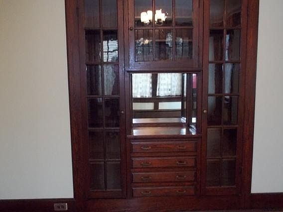 4th image of 2852 N Farwell Ave