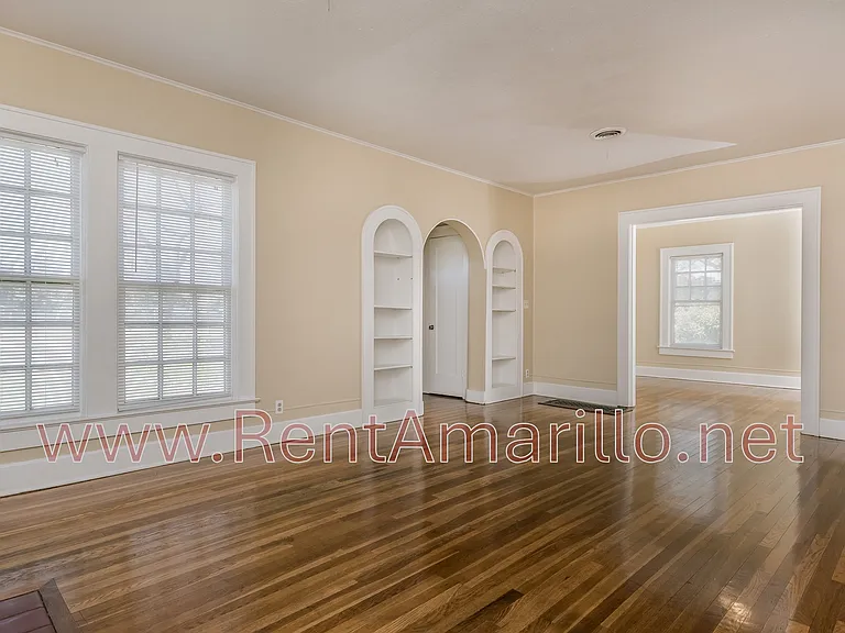 2047 S Hughes St — Photo 2