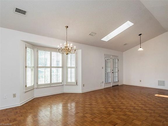 3rd image of 5500 Country Crossing Ct