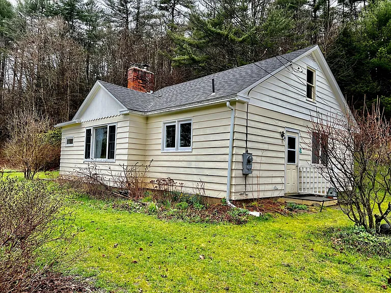 54 Glendale Rd — Photo 4