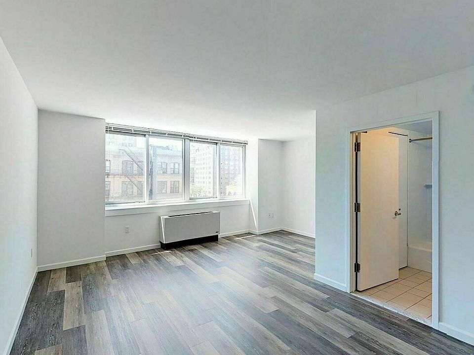 1st image of 229 Chrystie St APT 309