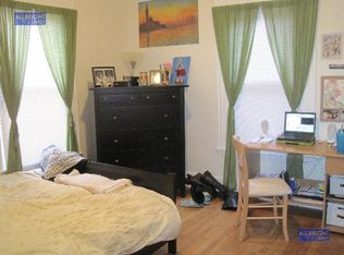 194 Green St #3F, Cambridge, MA 02139
