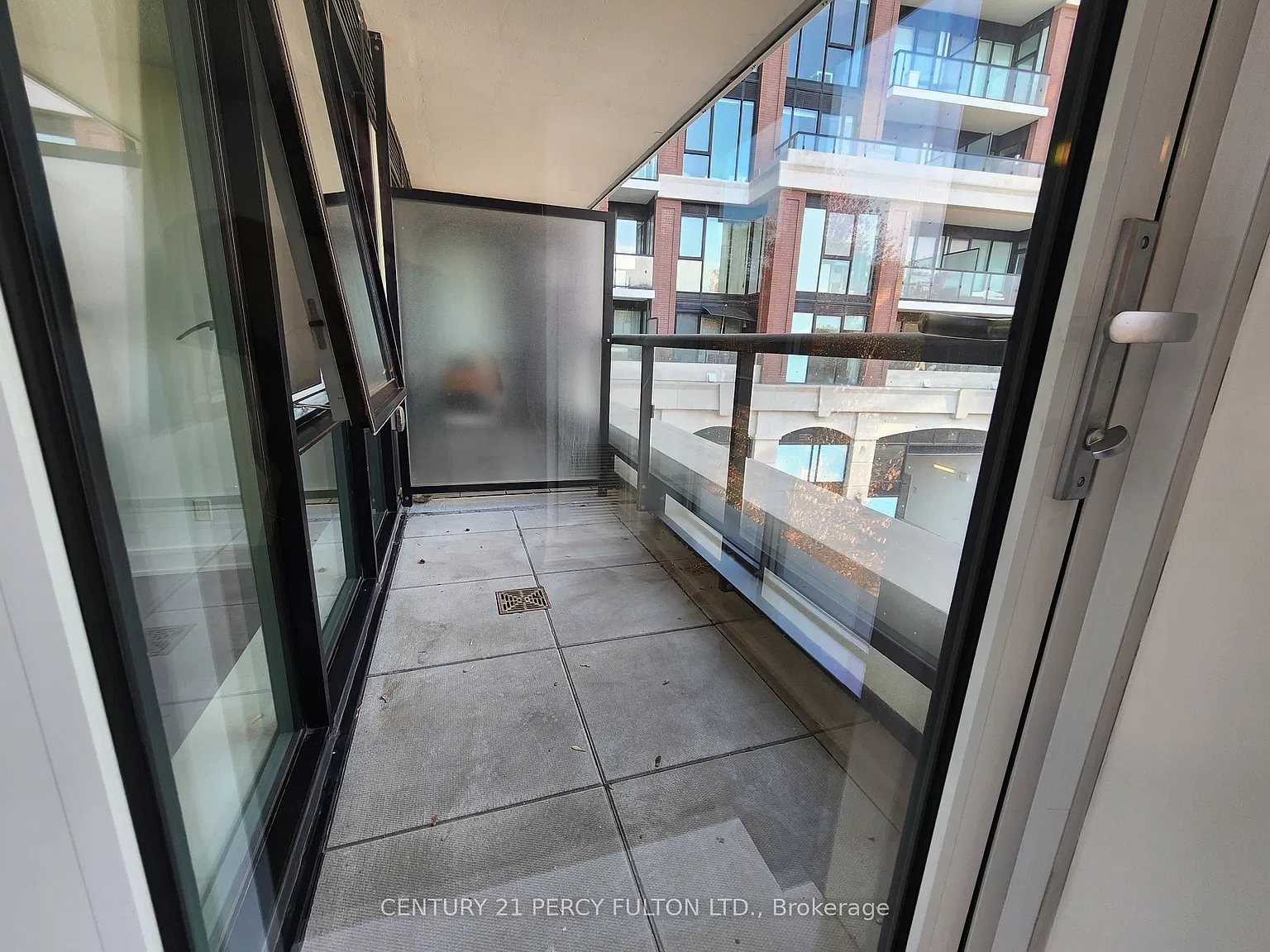 1 bed, $2,084 — Photo 4