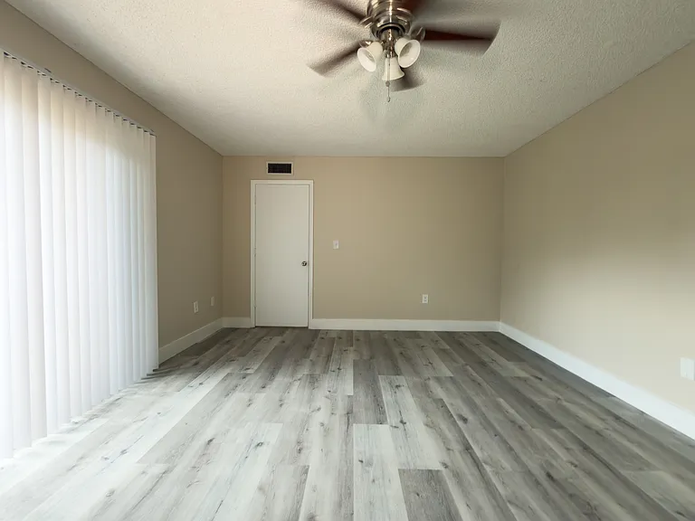 5222 Cedarbend Dr #4 — Photo 19