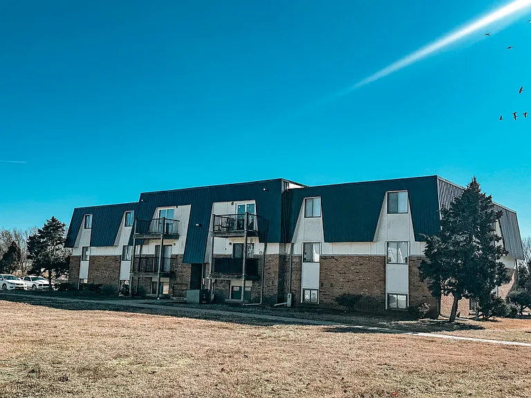 Prairie West Apartments — Photo 4
