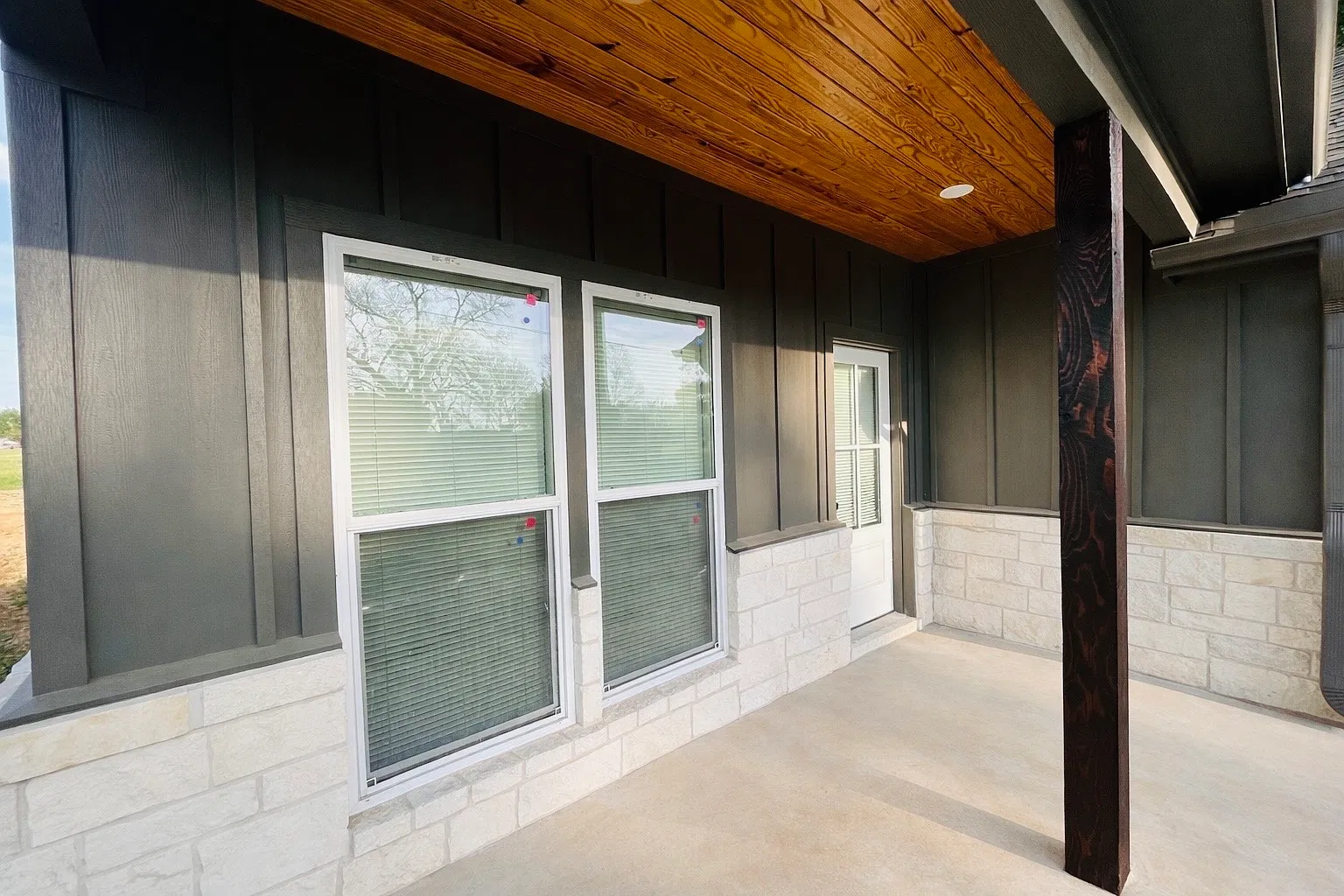 3 bed, 1260 sqft, $1,850 — Photo 2