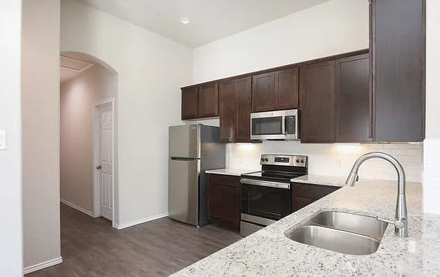 3414 Scott Cir — Photo 4