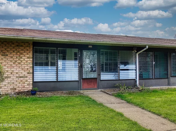 18B Yorkshire Court #b, Manchester, NJ 08759
