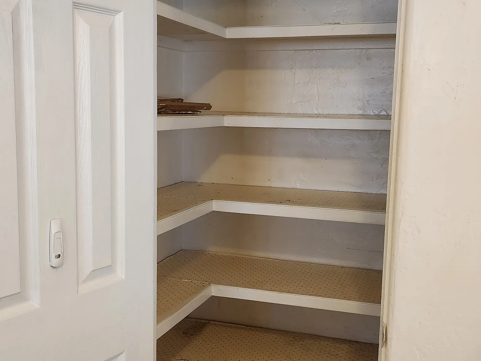 3 bed, 1393 sqft, $1,500 — Photo 2