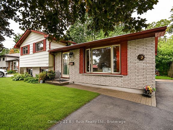 2nd image of 299 Bay St