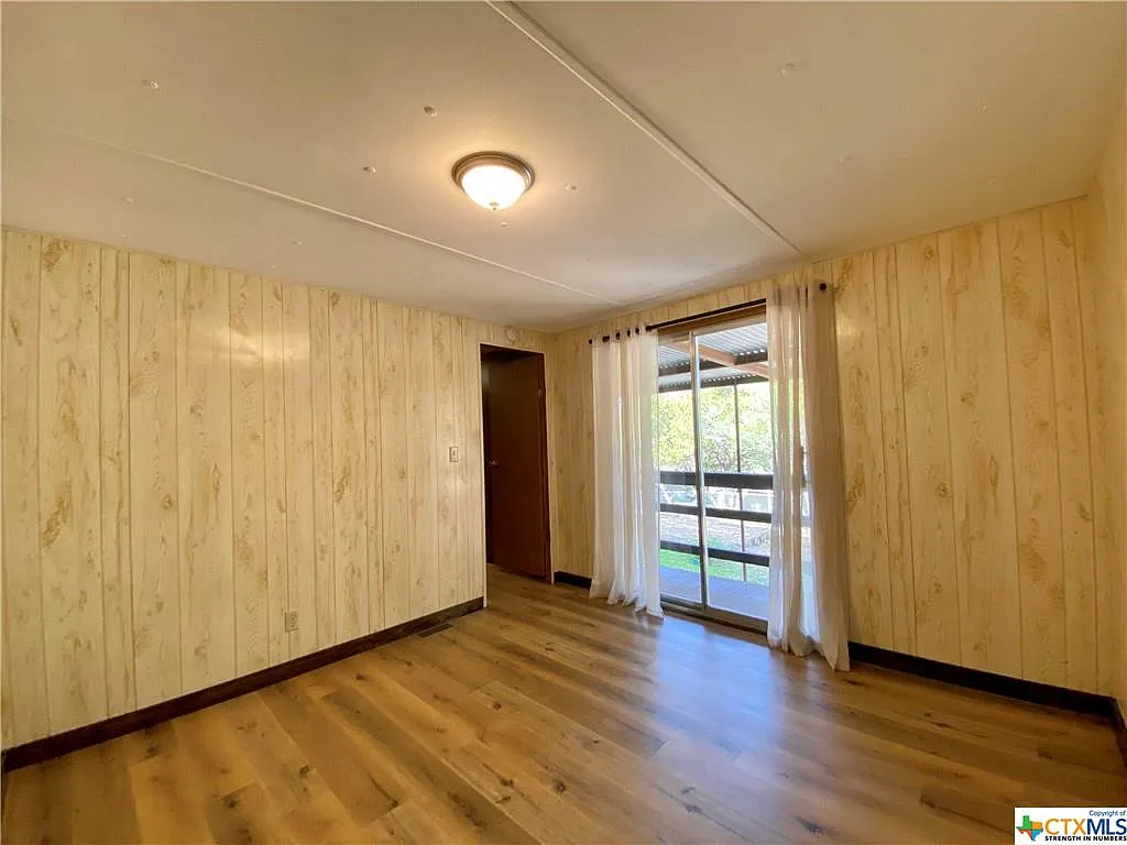 1240 Highview - 1 — Photo 2