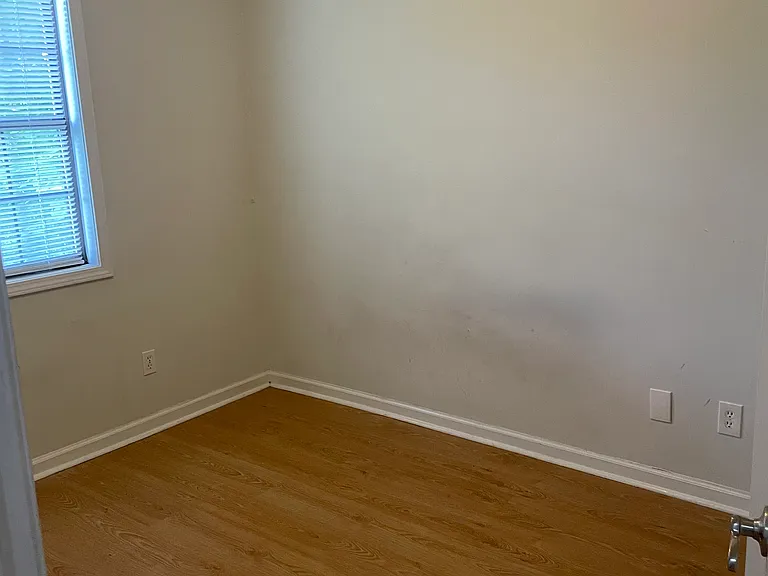 4475 Longley Ln — Photo 29