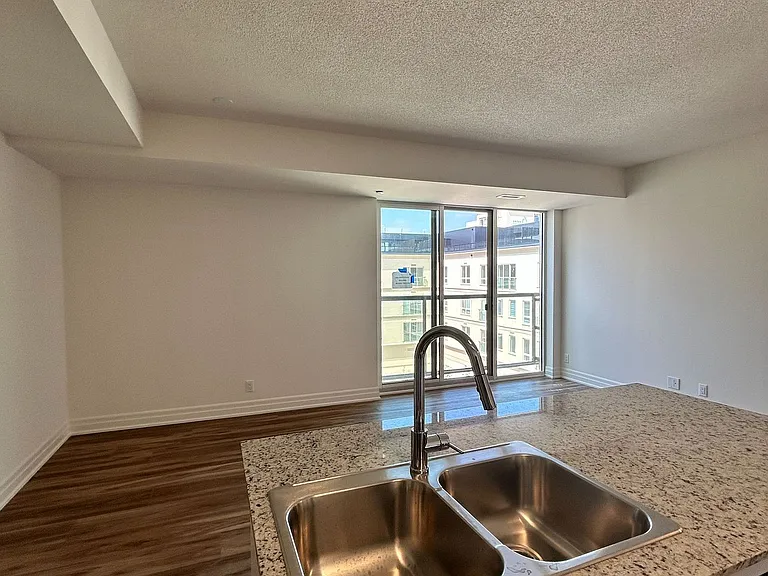 101 Cathedral High St #Penthouse 16 — Photo 10