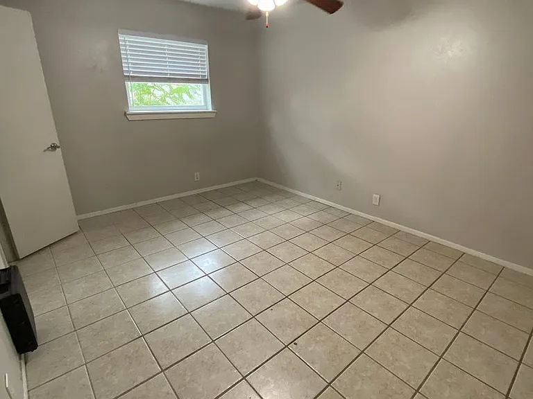 2428 Louise St #2505 — Photo 62