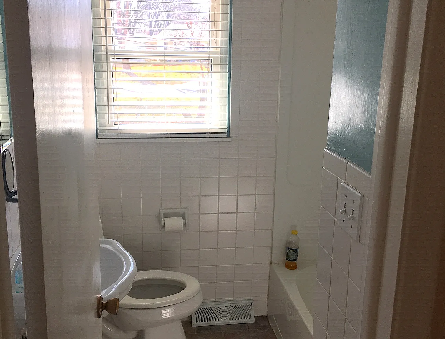 5 bed, 2.5 bath, 2000 sqft, $2,000 — Photo 3