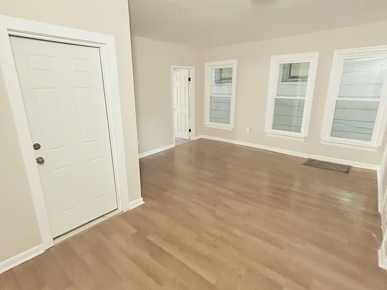 359 Potomac Ave #359 — Photo 4