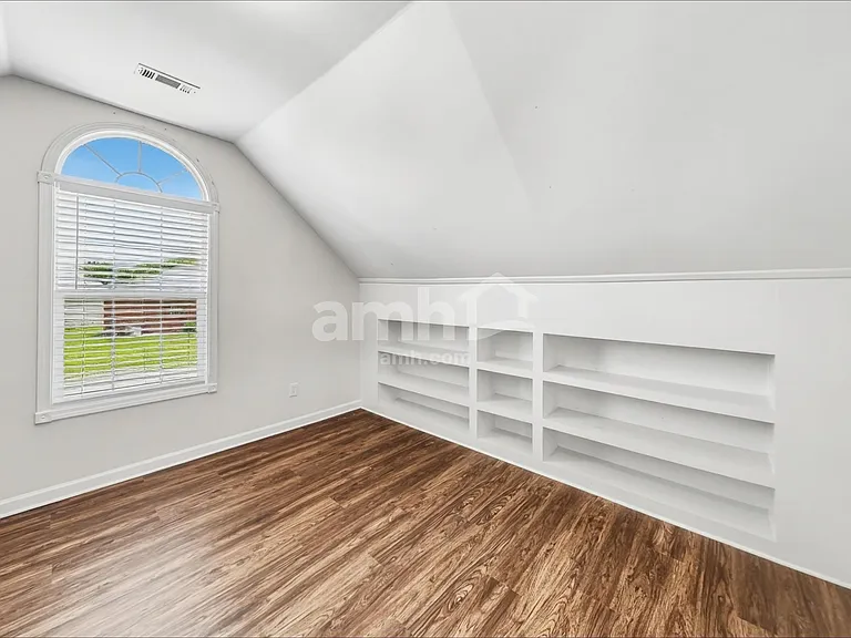 1305 Bantry Dr — Photo 20