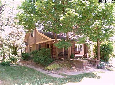 1st image of 3297 Euclid Heights Blvd