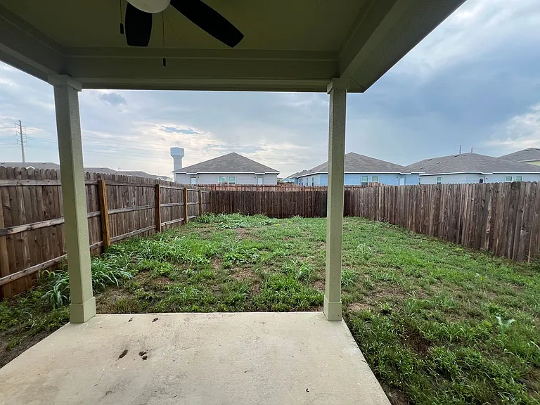 3403 Haylee Grace Pl — Photo 20