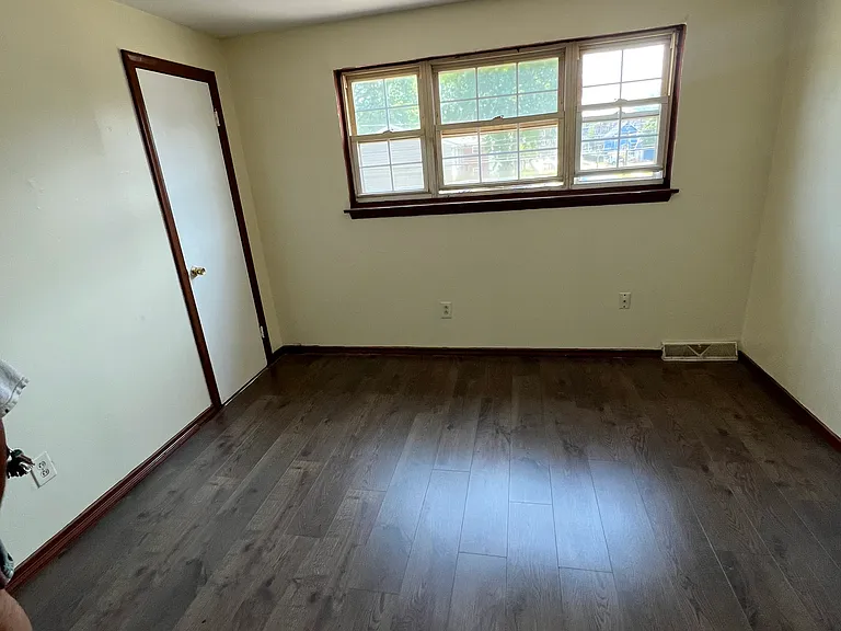 665 Garden St — Photo 9