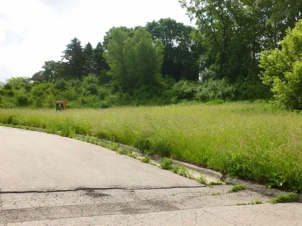 1904 EASTWOOD Way #23, Mount Horeb, WI 53572