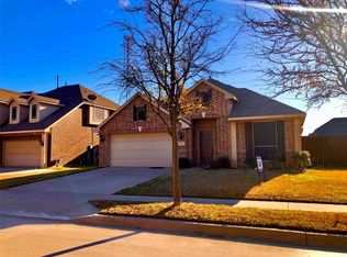 304 Darlington Trl, Fort Worth, TX 76131