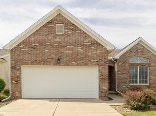 37 Crista Ann Ct, Bloomington, IL 61704