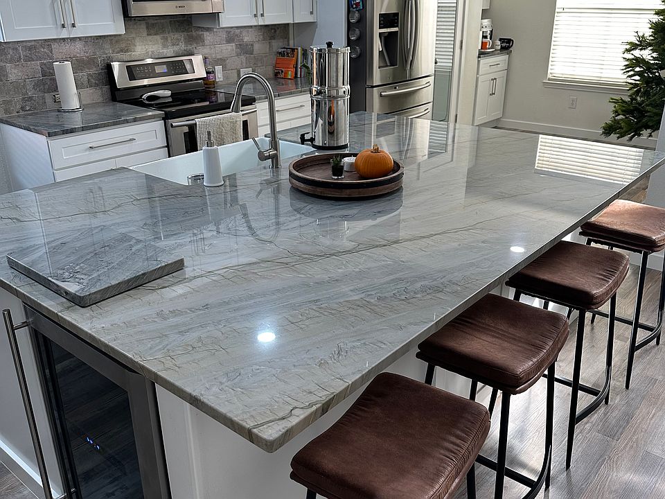 1st image of 534 Continental Dr #4