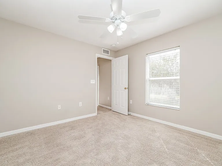 4013 Constantine Loop — Photo 14
