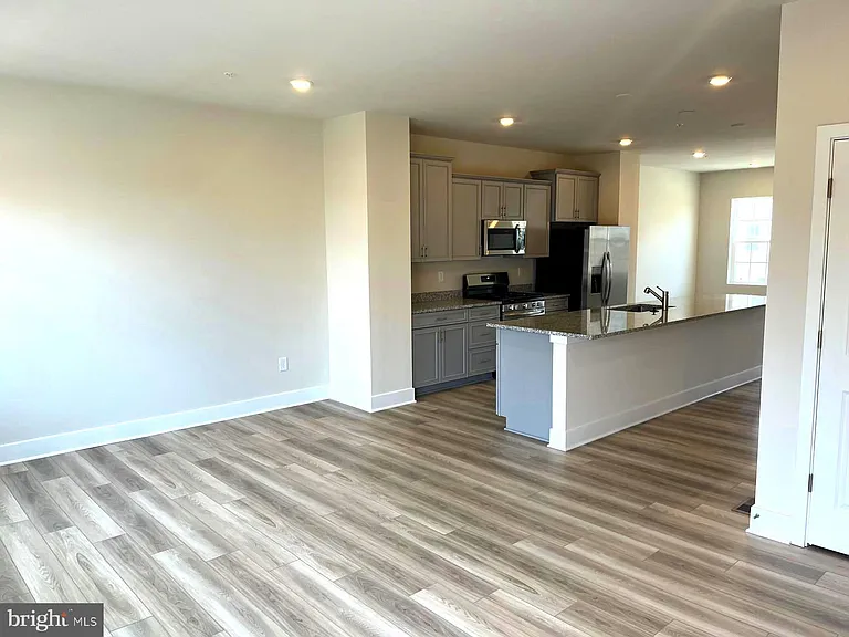 1813 Ritter Dr — Photo 4