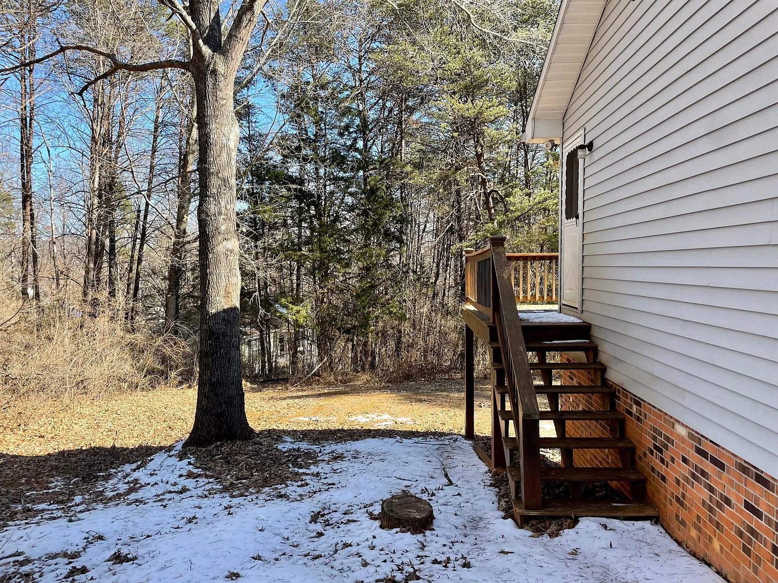 3 bed, 1250 sqft, $2,100 — Photo 2