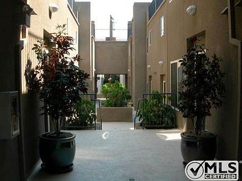 3rd image of 10918 Morrison St APT 12