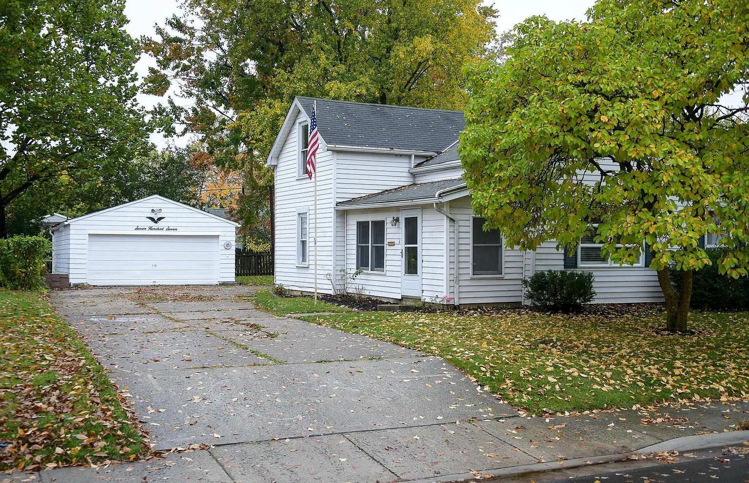 707 W 8th St photo 1