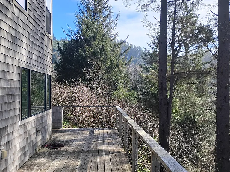 47483 Highway 101 S — Photo 10
