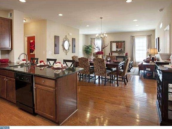 4th image of 2672 Marigold Ln