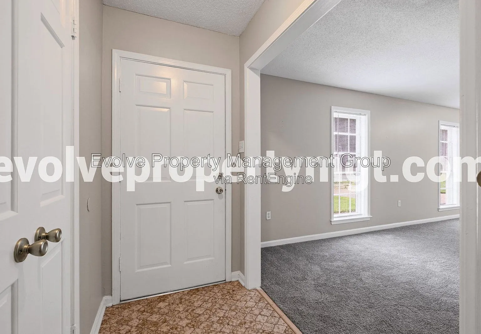 3 bed, 2.0 bath, 1584 sqft, $1,595 — Photo 4