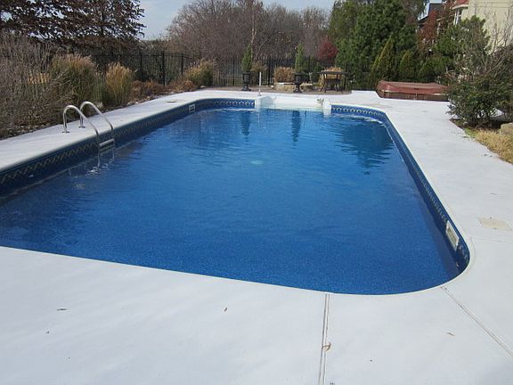 Pool with hooper 6' center