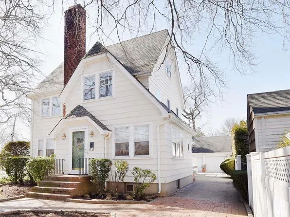 112 Floral Parkway, Floral Park, NY 11001