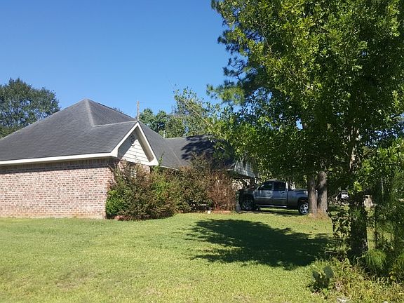 3rd image of 165 Cherry Cir E