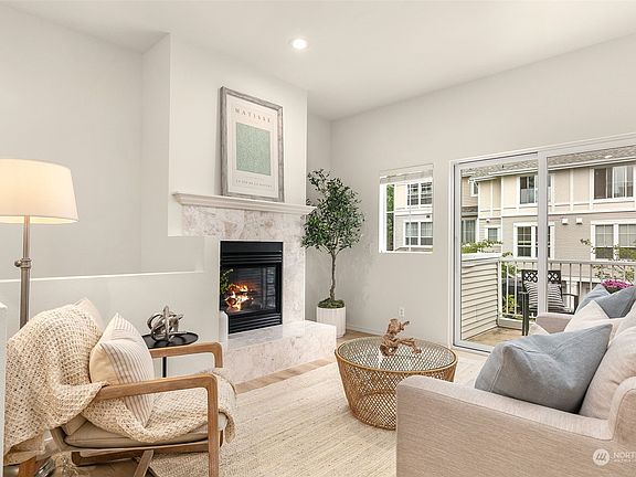 3rd image of 5373 164th Avenue SE #11-4