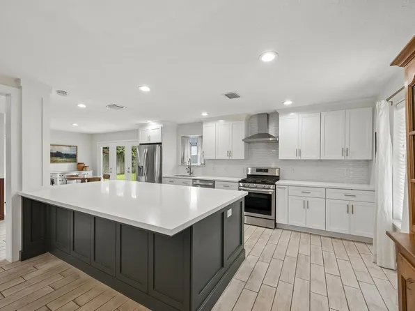 1919 Ashford Hollow Ln, Houston, TX 77077