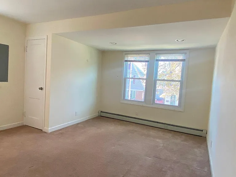 18 Temple St #2 — Photo 3